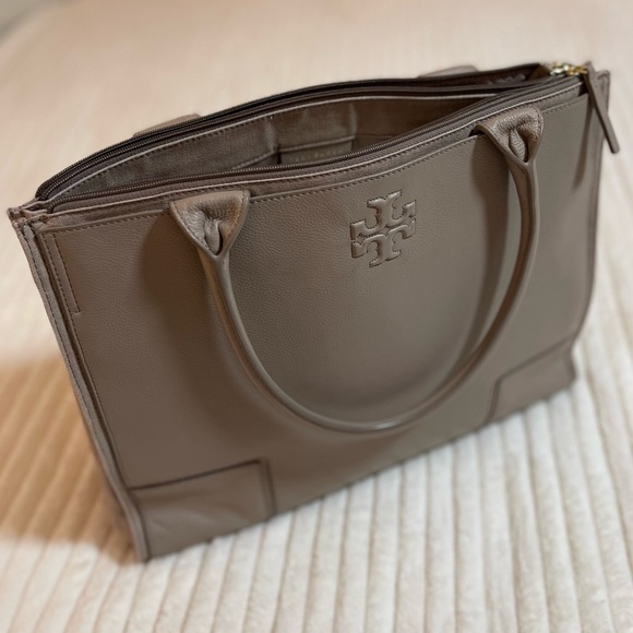 Tory Burch Handbags - Tory Burch | Taupe | Leather Ella Tote